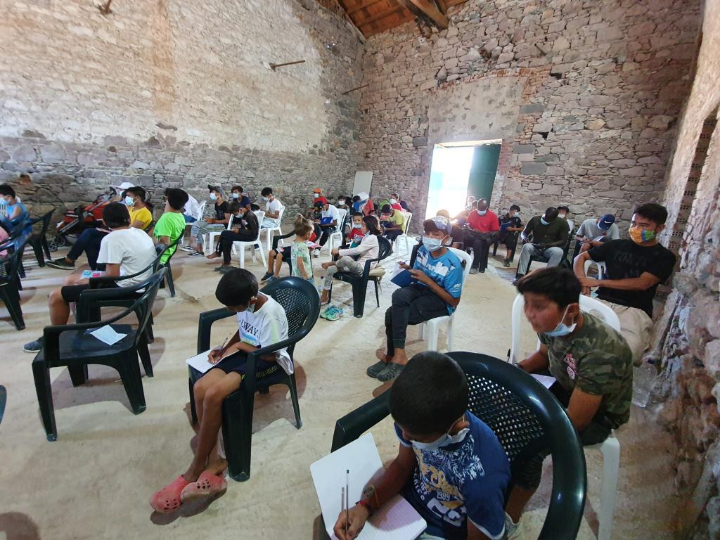Ganas de escuela en el campo de refugiados de Moria, en Lesbos: y en el Molino de la Solidaridad abre la English School of Friendship